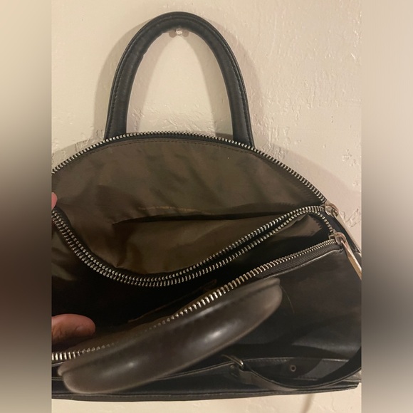 Vegan and Canadian Made, briefcase style - Picture 3 of 4